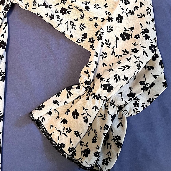 NWOT~SHEIN Long Sleeve Blouse - Picture 4 of 7